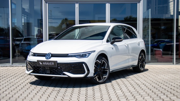 VW Golf 1.5 eTSI R-line Limited