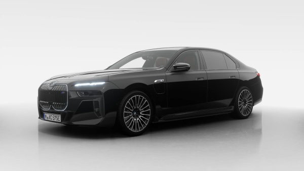 BMW M760e xDrive Sedan