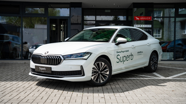 Škoda Superb 1.5 TSI PHEV Top Selection 