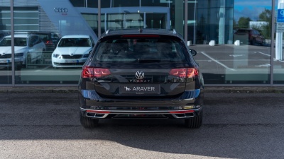 VW Passat Variant 2.0 TDI Elegance (pohľad spredu)