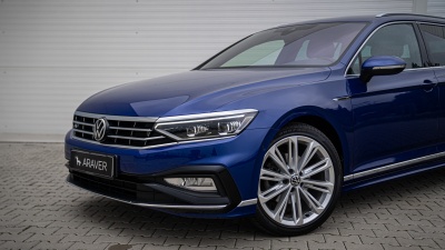 VW Passat Variant 2.0 TDI R-line 4x4 (pohľad do interiéru)