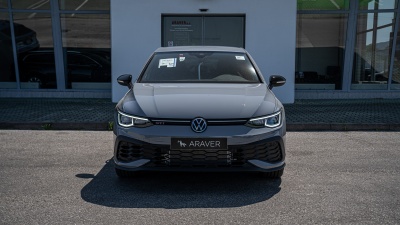 VW Golf 2.0 TSI GTI Clubsport (pohľad zozadu)