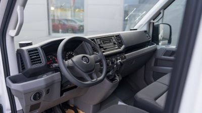 VW Crafter 2.0 TDI L4H3 35 (pohľad do interiéru)