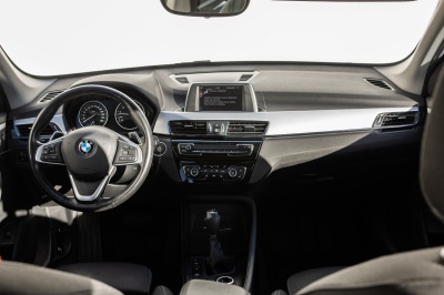 BMW X1 20i xDrive (pohľad do interiéru)