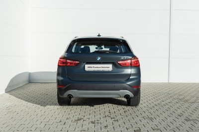 BMW X1 20i xDrive (pohľad do interiéru)