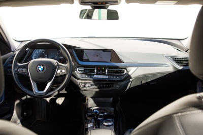 BMW 118i Hatch Luxury Line (pohľad do interiéru)
