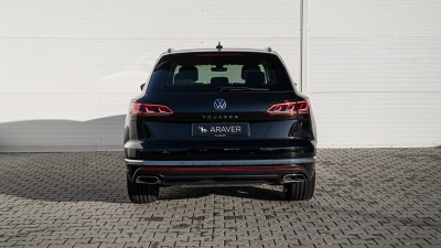 VW Touareg 3.0 TDI Elegance 4x4 (pohľad spredu)