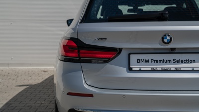 BMW 540i xDrive Touring (pohľad do interiéru)