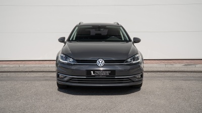 VW Golf Variant 1.5 TSI Highline (pohľad spredu)