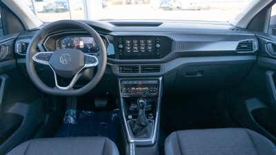 VW T-CROSS 1.5 TSI STYLE (pohľad do interiéru)