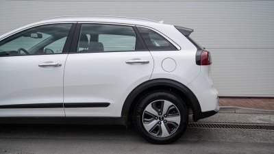 Kia Niro 1.6 GDI HEV Gold AT (pohľad do interiéru)