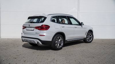 BMW X3 20d xDrive (pohľad zboku)