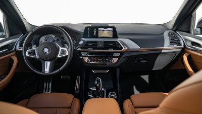 BMW X3 20d xDrive (pohľad do interiéru)