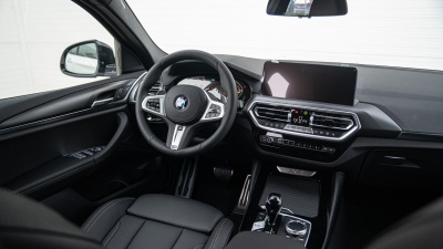 BMW X4 xDrive 20d (pohľad do interiéru)