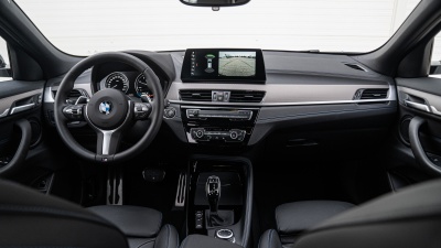 BMW X2 20d xDrive  (pohľad do interiéru)