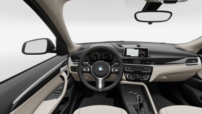 BMW X1 20i xDrive (pohľad do interiéru)