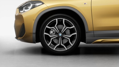 BMW X2 sDrive 18d (pohľad spredu)