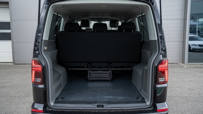 VW Caravelle 2.0 TDI Comfortline LR (pohľad do interiéru)