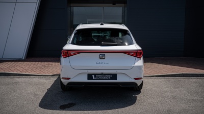 SEAT Leon Sportstourer 2.0 TDI Xcellence (pohľad do interiéru)