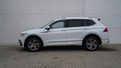 VW Tiguan Allspace 2.0 TDI R-line 4x4 (pohľad zozadu)
