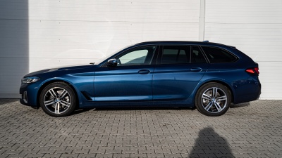 BMW 520d xDrive Touring (pohľad zozadu)