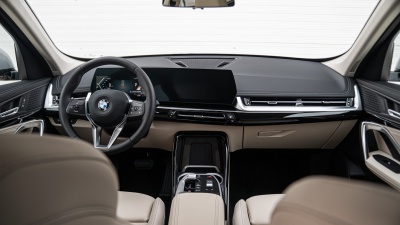 BMW X1 sDrive18i (pohľad do interiéru)