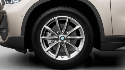 BMW X1 18d sDrive (pohľad spredu)