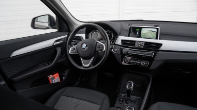 BMW X1 18d sDrive (pohľad do interiéru)