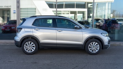 VW T-Cross 1.0 TSI Life (pohľad do interiéru)