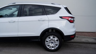 Ford Kuga 1.5 TDCI Business (pohľad do interiéru)