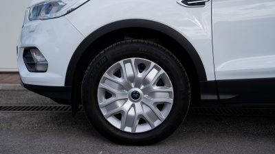 Ford Kuga 1.5 TDCI Business (pohľad do interiéru)