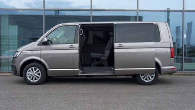 VW Caravelle 2.0 TDI Comfortline LR (pohľad zozadu)