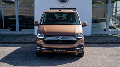 VW Multivan 2.0 TDI Highline 4x4 (pohľad zozadu)