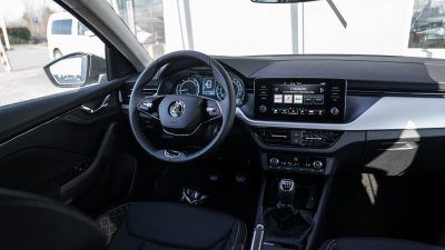 Škoda Scala 1.0 TSI Ambition  (pohľad zozadu)