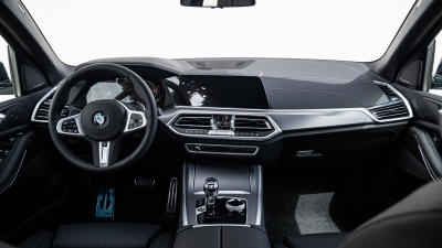BMW X5 40i xDrive (pohľad do interiéru)