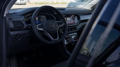 VW T-Cross 1.0 TSI Style (pohľad do interiéru)