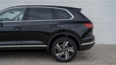 VW Touareg 3.0 TDI Elegance 4x4 (pohľad do interiéru)