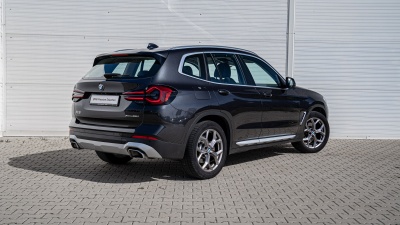 BMW X3 20i xDrive (pohľad zboku)