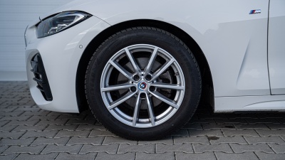 BMW 420d xDrive Coupé (pohľad spredu)