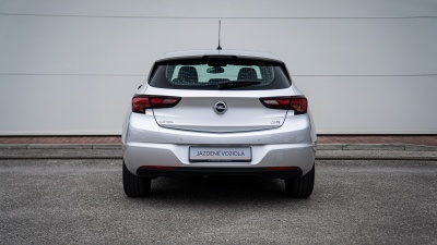 Opel Astra 1.6 CDTI Enjoy (pohľad zboku)