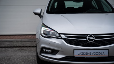 Opel Astra 1.6 CDTI Enjoy (pohľad do interiéru)