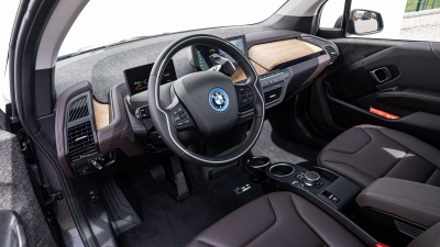 BMW i3s 120Ah (pohľad do interiéru)