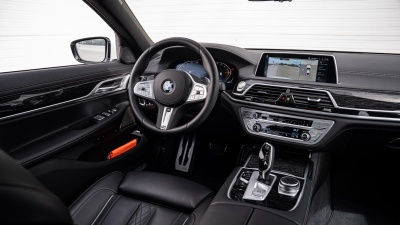 BMW 730d xDrive Sedan (pohľad do interiéru)