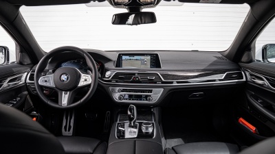 BMW 730d xDrive Sedan (pohľad do interiéru)