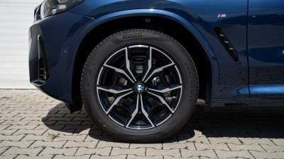 BMW X3 20d xDrive (pohľad spredu)