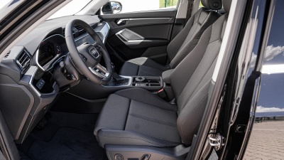 AUDI Q3 1.5 TFSI S line (pohľad zboku)