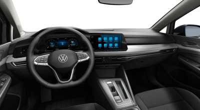 VW Golf 1.5 eTSI Life (pohľad do interiéru)