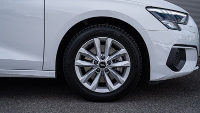 AUDI A3 1.5 TFSI Basis (pohľad do interiéru)