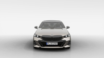 BMW 520d xDrive Sedan (pohľad zozadu)
