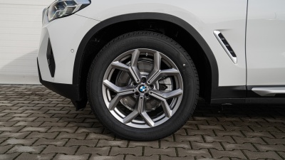 BMW X3 20d xDrive (pohľad spredu)